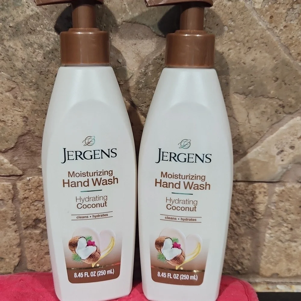 2 Jergens Moisturizing‎ Hand Wash Hydrating Coconut Scent Soap Pump